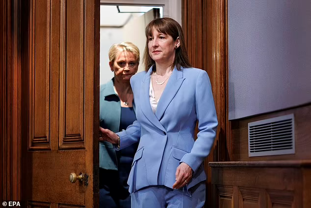 Labour’s jobs downturn: Fall in payrolls and vacancies gathers pace as Rachel Reeves’ NICs raid hits – with unemployment nudging up
